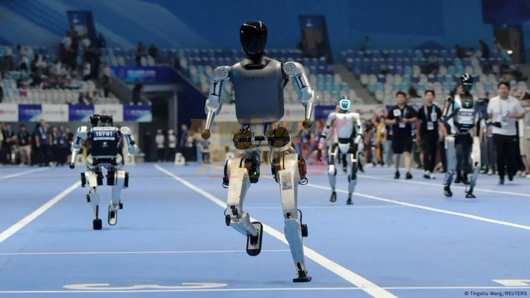 Comienzan juegos olímpicos de robots humanoides en China