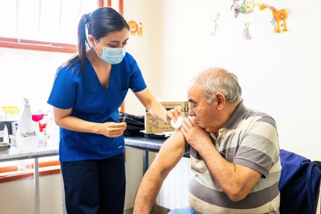 Campaña de vacunación: Reportan 215.000 inmunizados contra influenza, covid-19 y neumococo