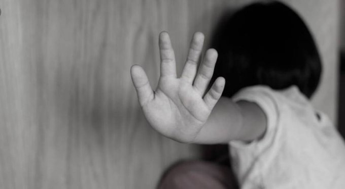 Imputan a un argentino que habría abusado de manera sistemática de una menor