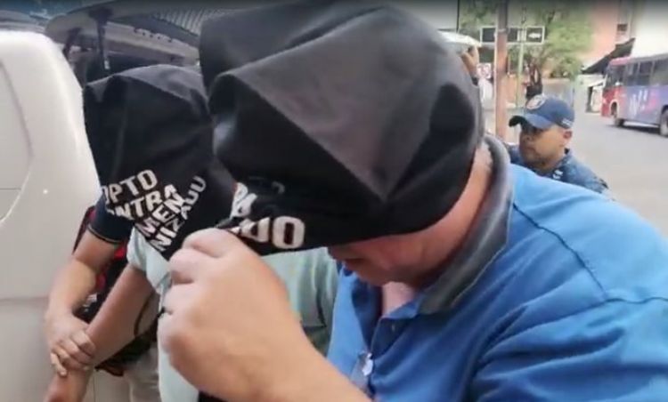 Líderes camioneros seguirán presos