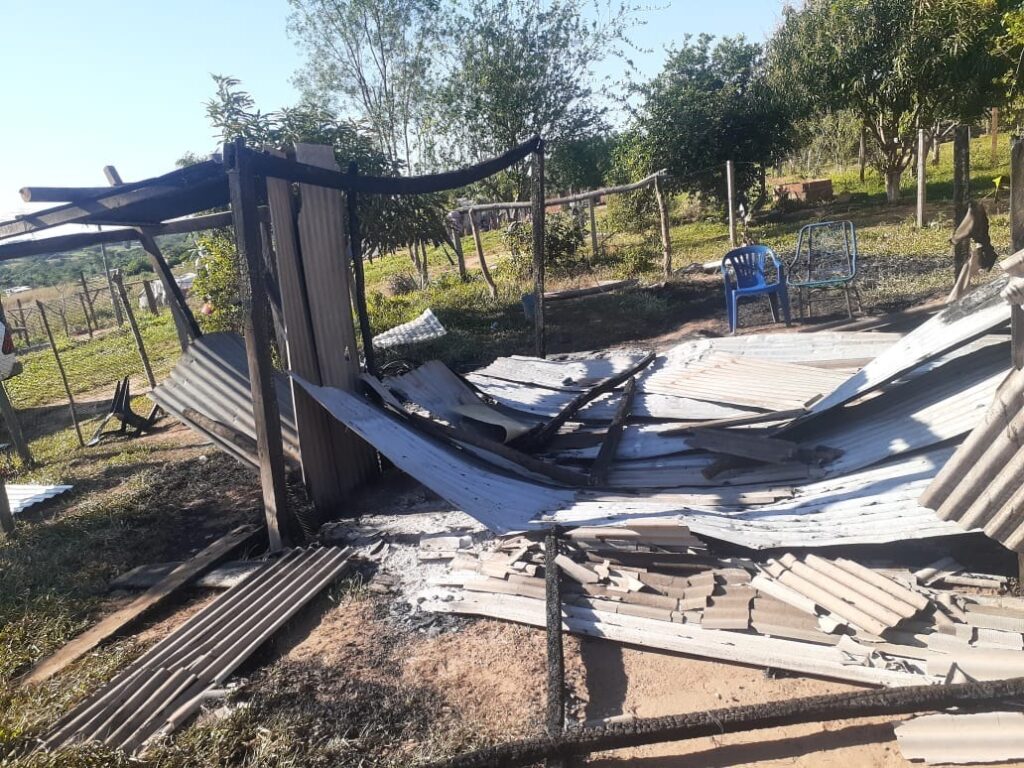 Indígenas incendian vivienda e hieren a una nena en Yby Yaú