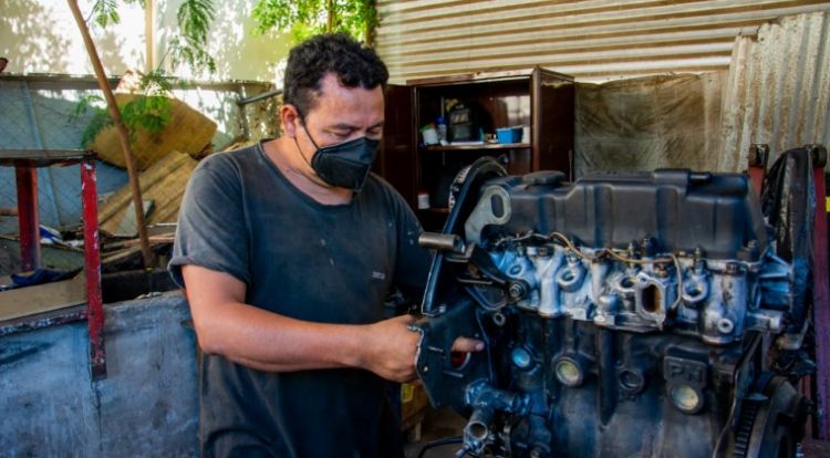 Privado de libertad emprende un taller mecánico en la UPIE