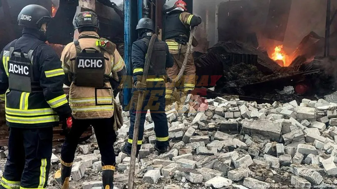 Un misil ruso mata a 16 personas en la ciudad de Zelenski