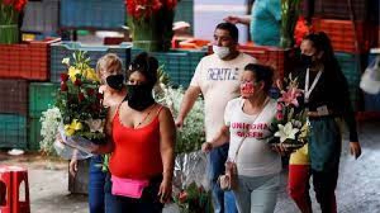 Relajamiento y celebración por el Día de la Madre, nueva preocupación de médicos