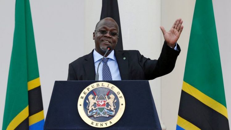 El presidente de Tanzania, que niega el coronavirus, llama al país a derrotar las enfermedades respiratorias con rezos