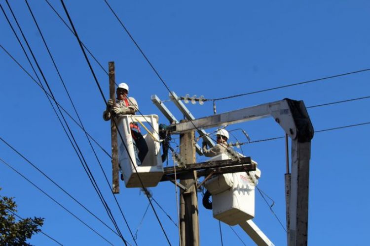 Alianza con binacional permite a la ANDE instalar 1.700 transformadores