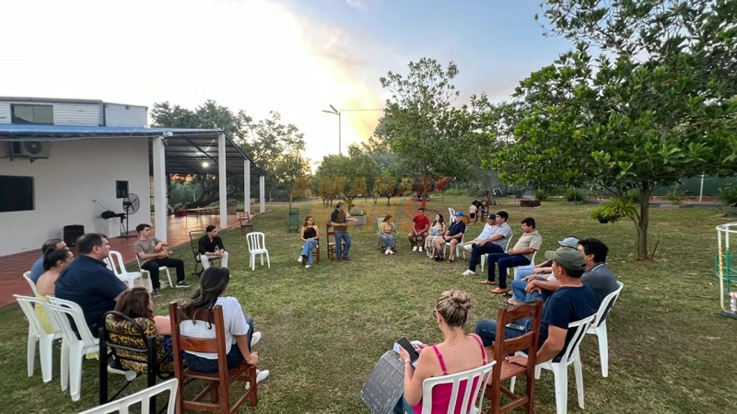 En Paraguarí jóvenes exigen renuncia del titular de Aneaes