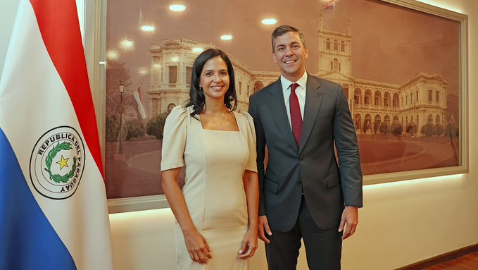 Santi designa nueva superintendente de Seguros