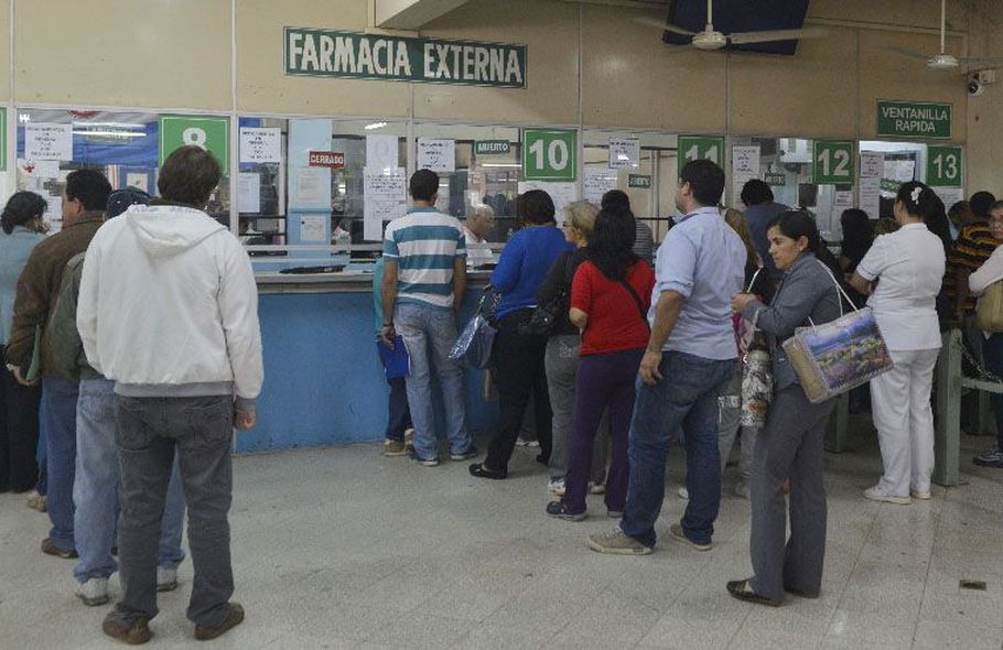 Proveedores anuncian suspensión temporal de contratos con IPS