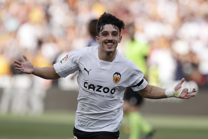 Valencia supera al Real Madrid y se encamina a la permanencia en La Liga