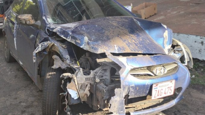 Conductor fue aprehendido por atropellar tres comercios en San Lorenzo