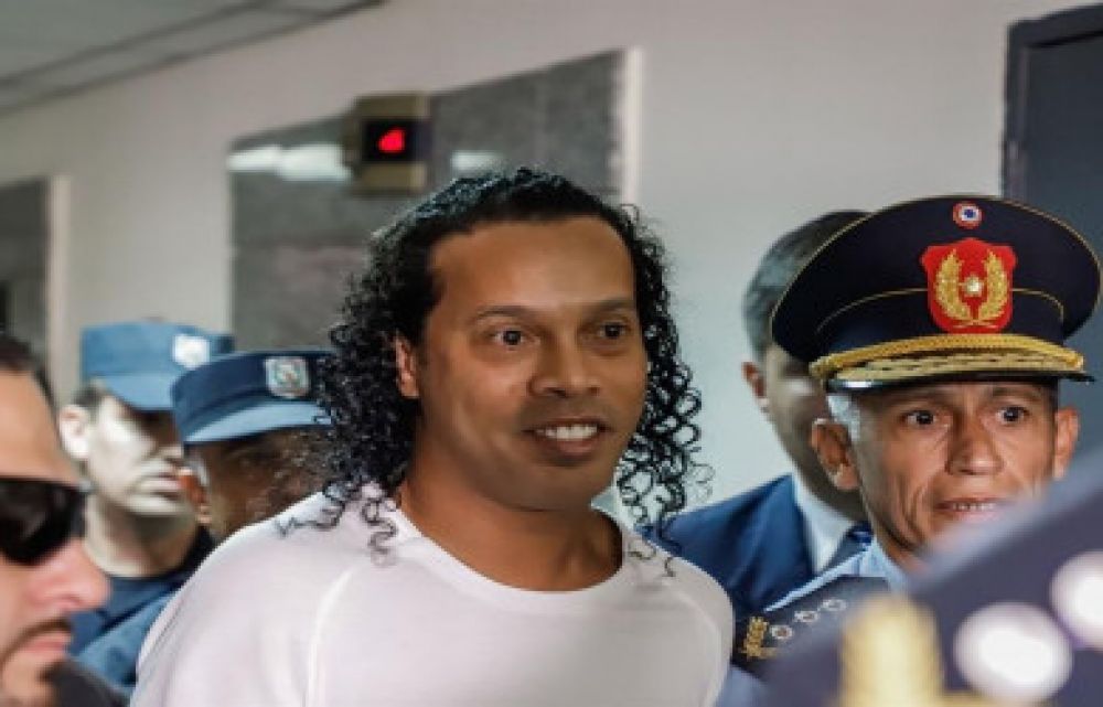 Piden audiencia para revisiones de medidas establecidas contra Ronaldinho