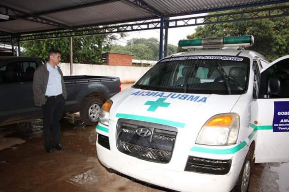 Gobernador recupera ambulancia abandonada en un taller por Pedro González