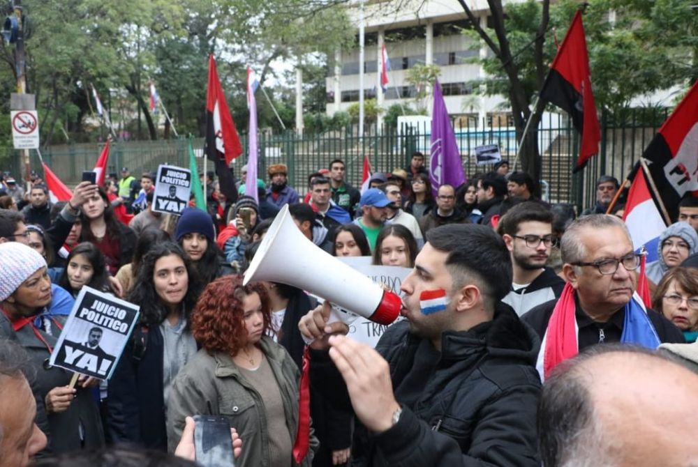 Claman por juicio político al presidente Mario Abdo