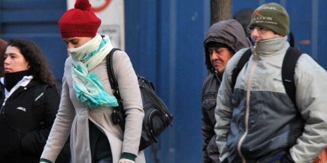 Pronostican día fresco a frío con vientos del sur