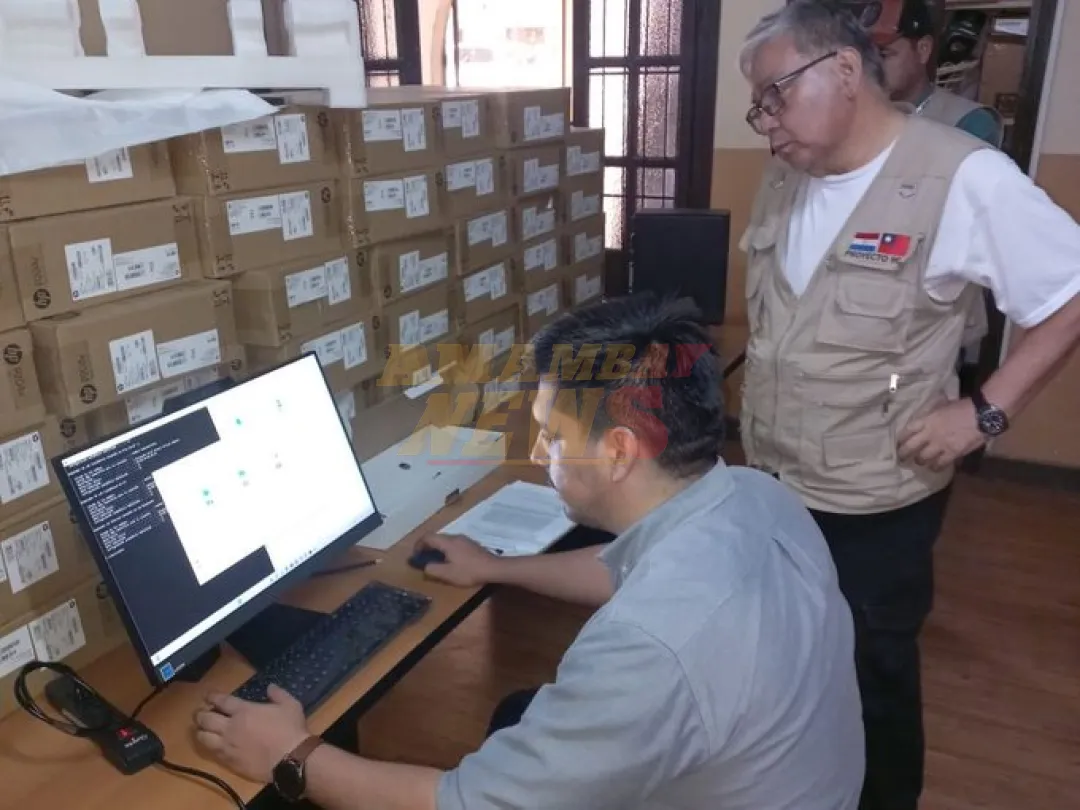 Entregan equipos informáticos a tres regiones sanitarias para avanzar en transformación digital