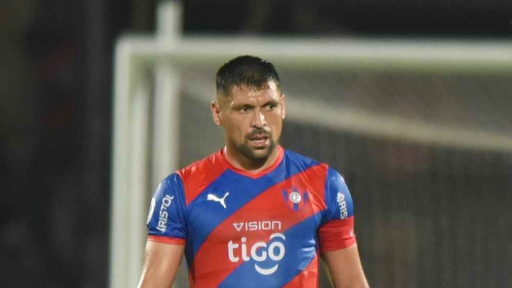 Juan Patiño está cerca de firmar con Vélez