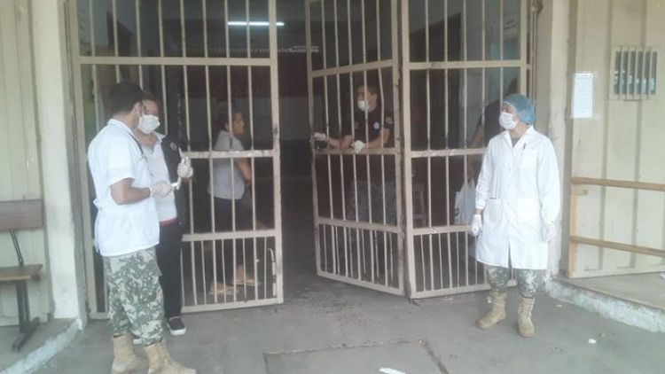 Es hora de que las autoridades se humanicen con nosotros, dice guardiacárcel