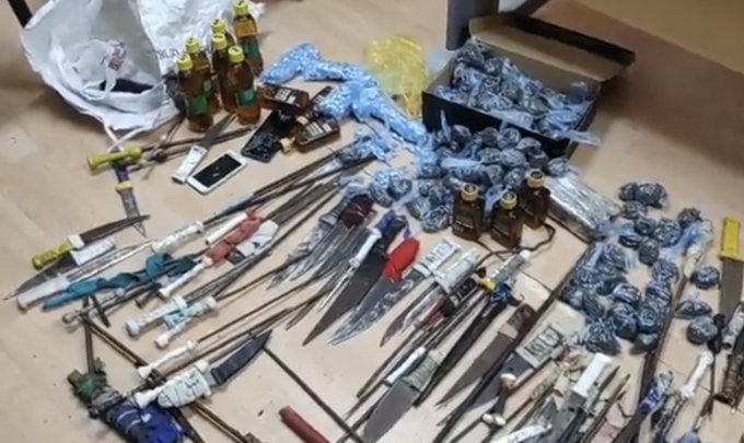 Nueva requisa en la cárcel de Tacumbú: incautan armas, drogas y otros objetos