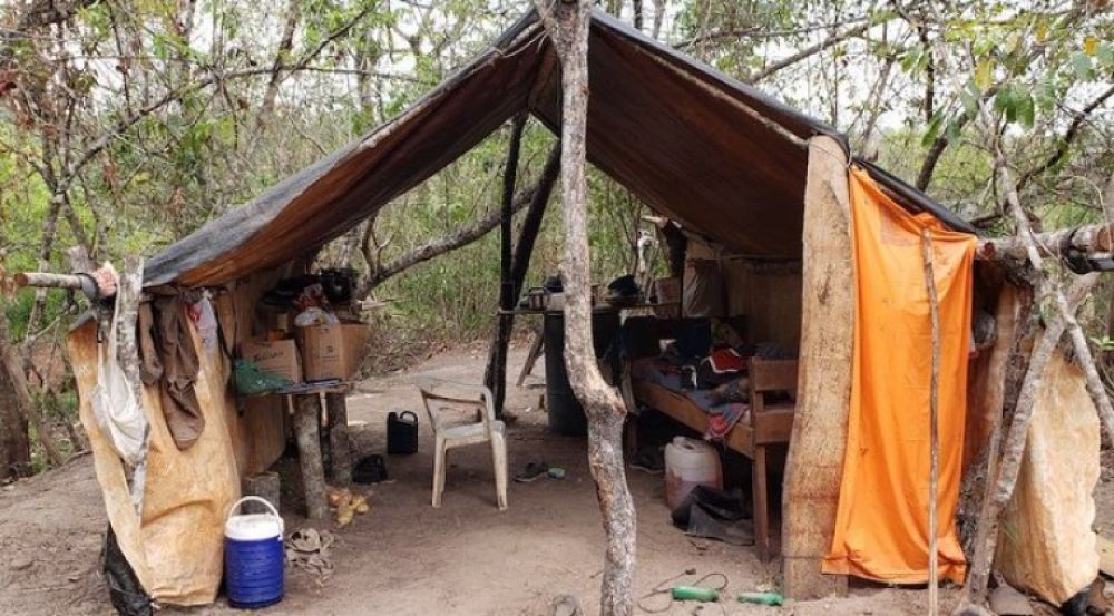 Comida podrida, colchones de ramas, sin luz ni baño: 6 paraguayos esclavizados en Brasil