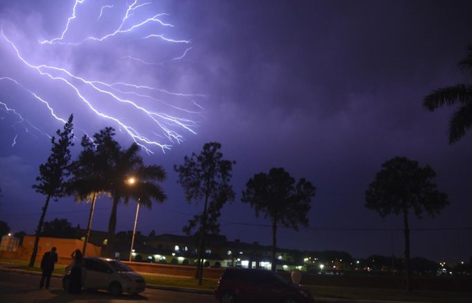 Sábado caluroso con probabilidades de lluvias para gran parte del país