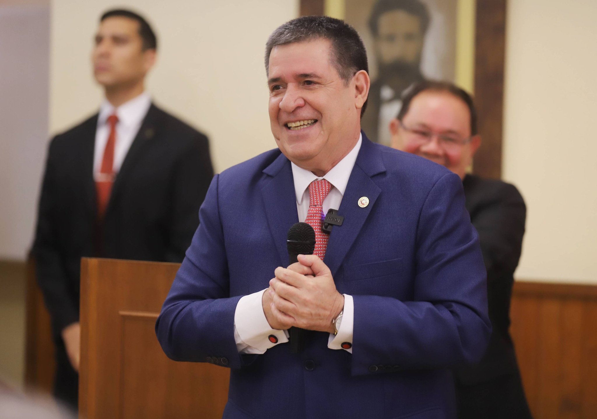 Horacio Cartes amplía denuncia por persecución política en la Fiscalía