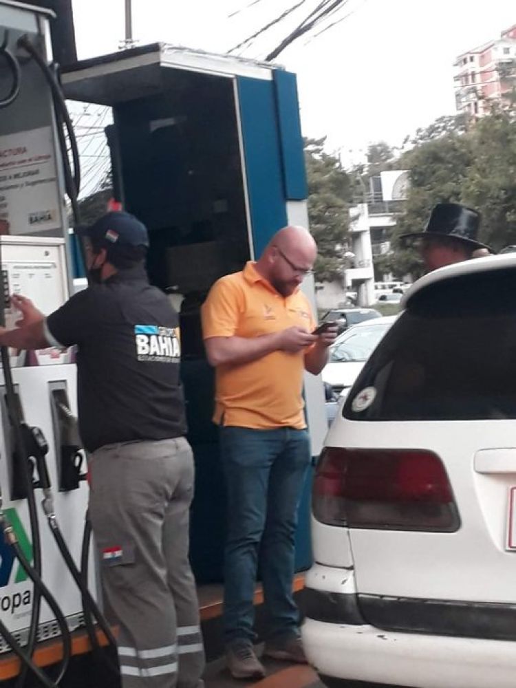 Kattya acusada de usar vales de combustibles de Diputados en su campaña