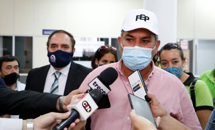 Iniciará huelga de hambre en caso de no llegarse a un acuerdo, anuncia gremialista