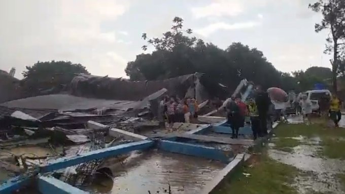 Tinglado se desploma en Caaguazú tras temporal y muere un niño