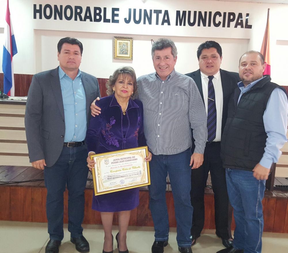 Llorando concejal agradeció su cargo a exdiputada colorada de Pedro Juan
