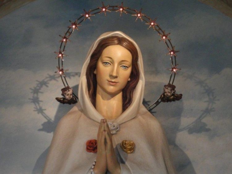 La feligresía católica recuerda hoy a la Virgen de la Rosa Mística.