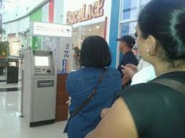 Adultos mayores y otros beneficiarios cobran esta tarde
