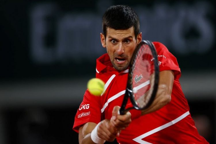 Djokovic vence a Tsitsipas y medirá a Nadal en la final de Roland Garros