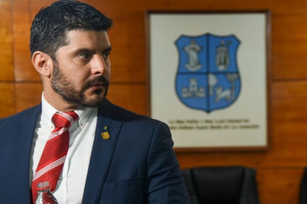 Tras rajar a 385 planilleros Nenecho invita a Junta a hacer lo propio en su ejército de 1.600 funcionarios