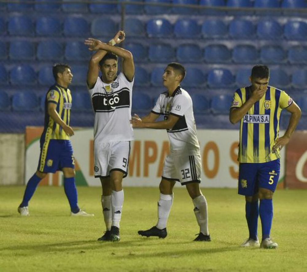 Olimpia golea y defiende la cima del campeonato