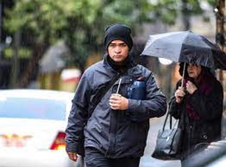 Persisten las lluvias ligeras y bajas temperaturas hoy miércoles
