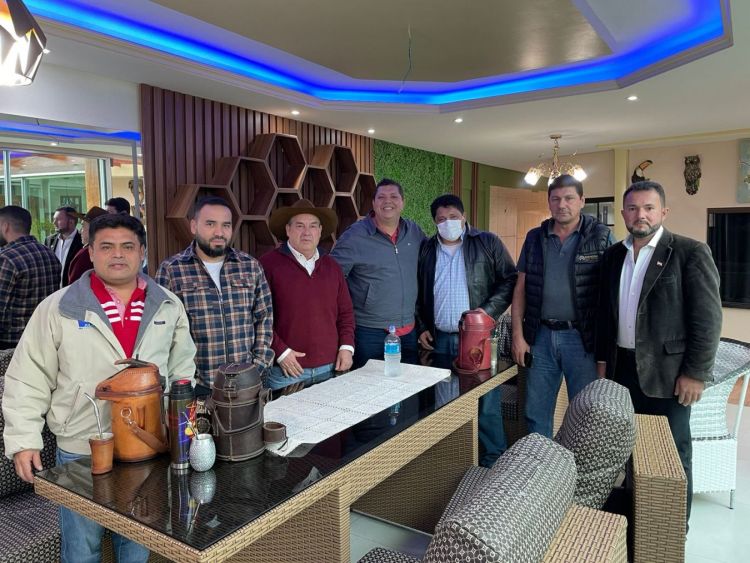 Santiago, Ivo y Marcial  van al movimiento oficialista de Juancho Acosta en Amambay