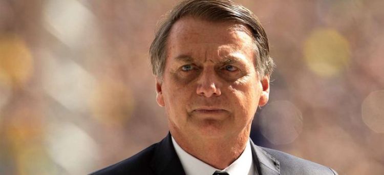Bolsonaro multado por promover aglomeración y no usar mascarilla en Brasil