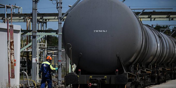 Precio del petróleo alcanza su nivel más bajo desde diciembre del 2021