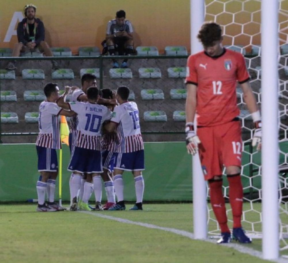 Paraguay logra un triunfazo ante Italia y clasifica a octavos como líder