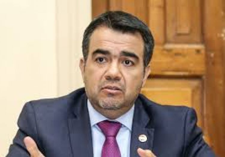 Ministro de Hacienda anuncia que analizará aumentos salariales concedidos en el PGN 2021