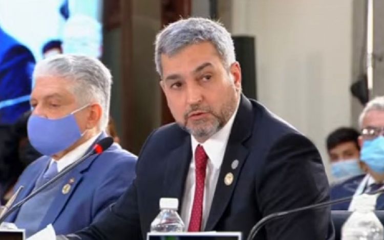 Marito viaja por motivos familiares a Brasil