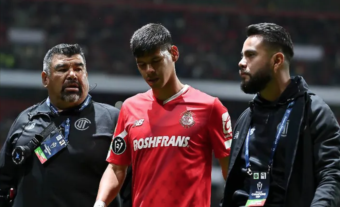 ¡Robert Morales sufrió una fractura y fue operado!