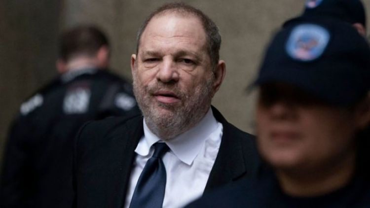 Nuevas demoras en el traslado de Harvey Weinstein de Nueva York a California
