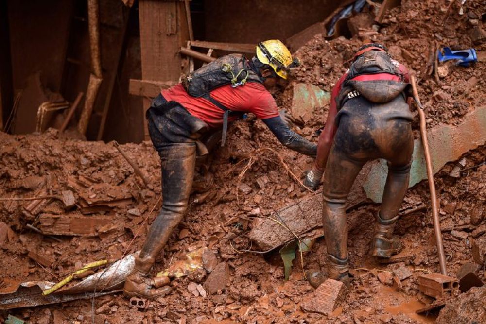 Sube a 37 número de muertos por violentas lluvias en Brasil