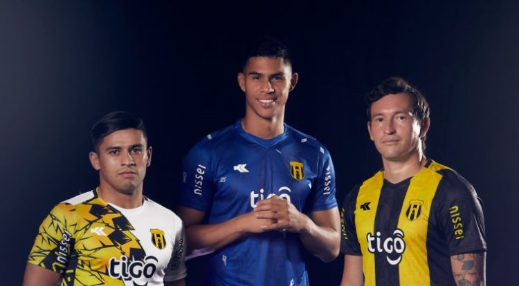 Guaraní presenta su nueva indumentaria