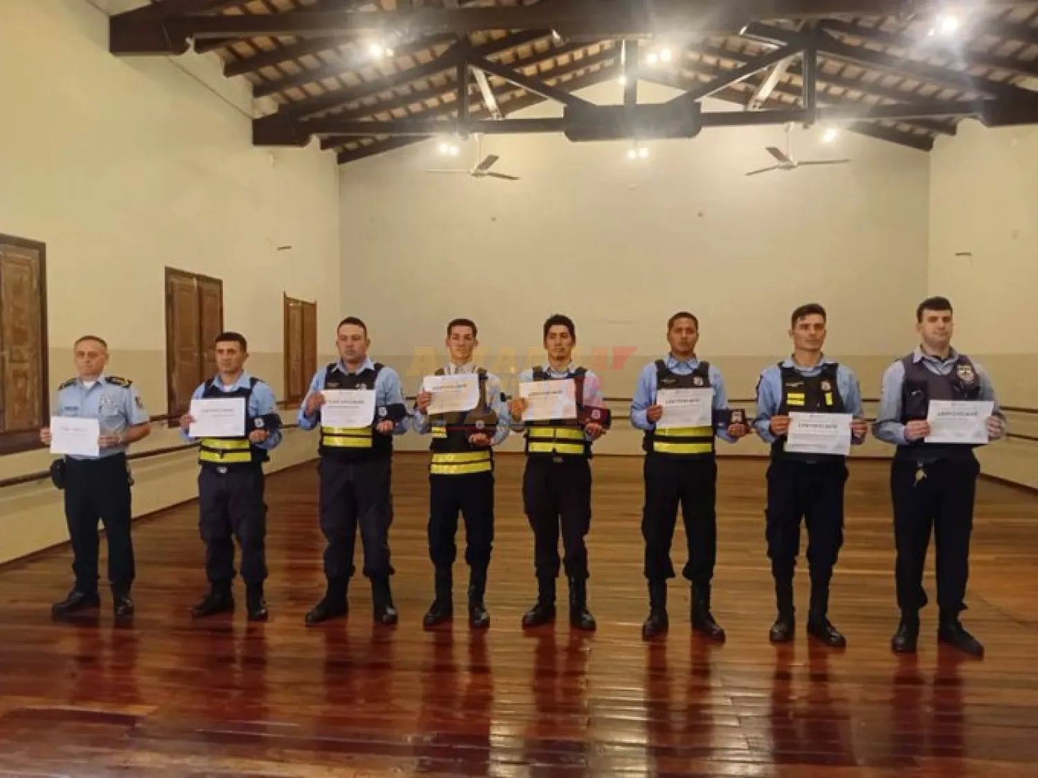 Nuevos integrantes de la Policía Municipal de Tránsito reciben sus certificados