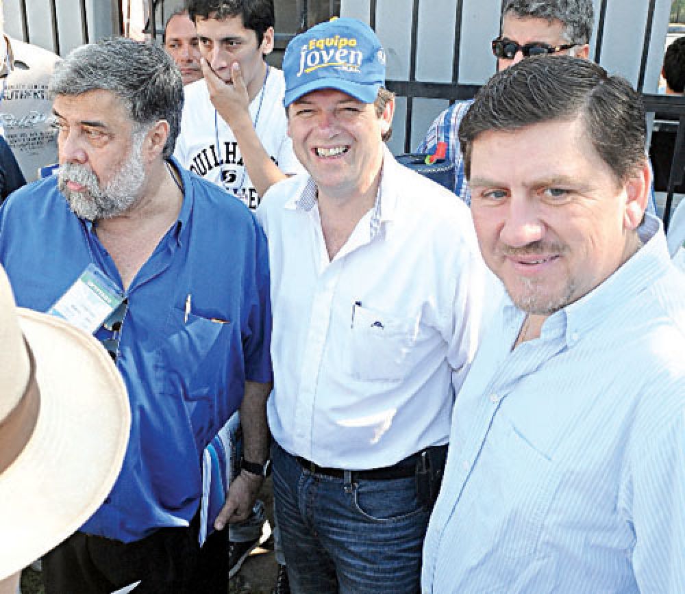 Llano niega reunión conspiratoria en su taller e insiste en definir juicio político