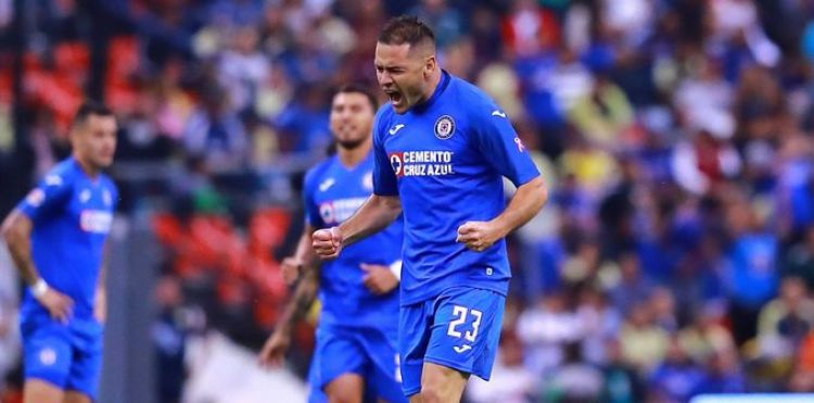 Golazo de Pablo Aguilar en nuevo triunfo del Cruz Azul