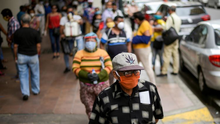 Ecuador declara estado de excepción para el 70 % de la población por el coronavirus